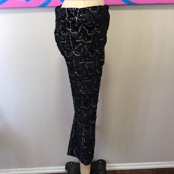 Alexander McQueen Black Cut Velvet Ankle Pants - Picture 3 of 8